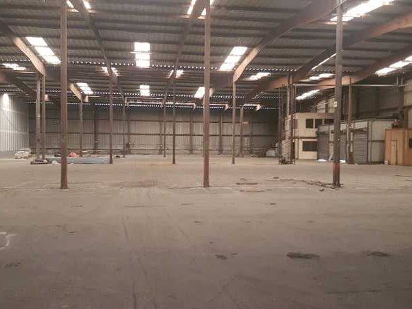 Dans la Zone Industrielle Eygreteau à Coutras, à