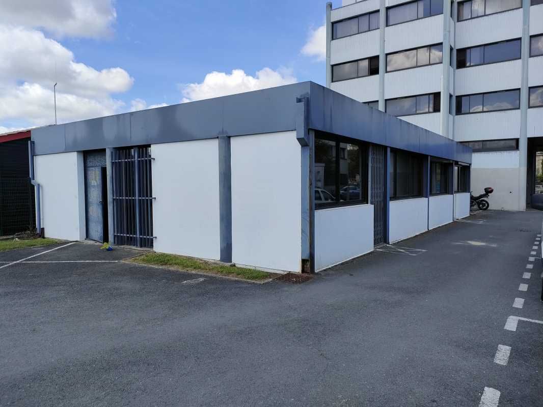 A Talence, à proximité du Tram B desservant rapid