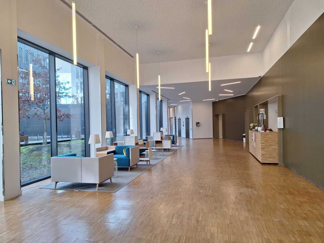 Au sein d'un ensemble immobilier très récent à us