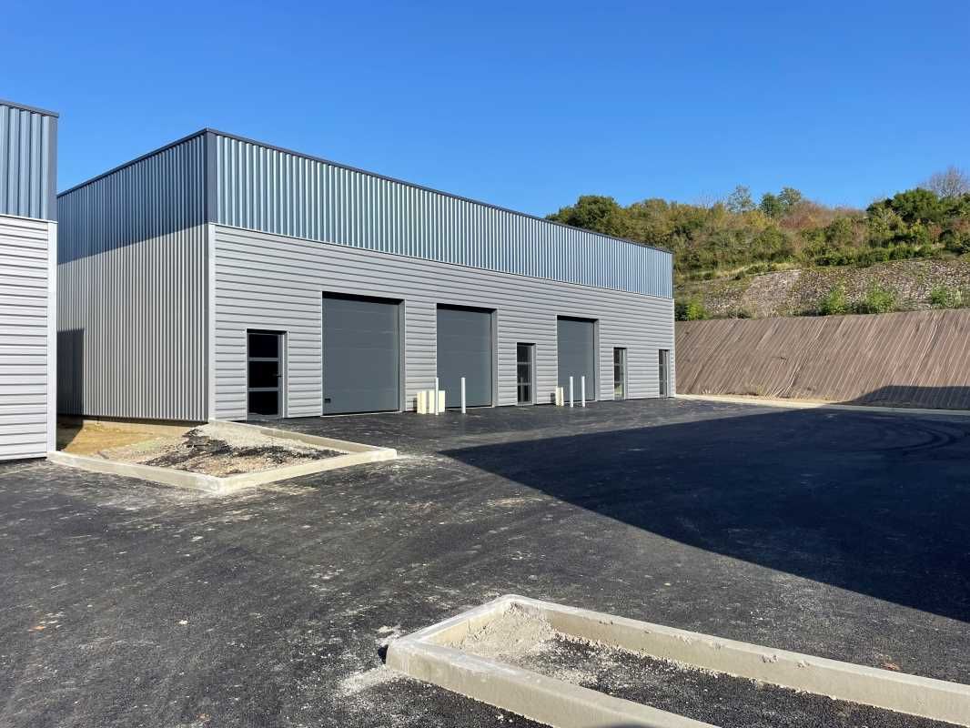 A Bassens, à proximité de l'A10 sortie 2, RCG vou