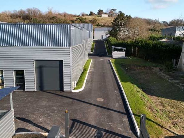 A Bassens, à proximité de l'A10 sortie 2, RCG vou