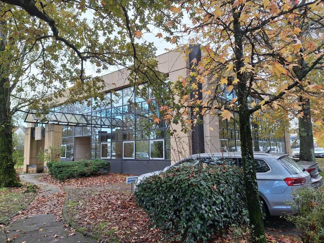 Au sein d'Europarc à Pessac, proche de la sortie 