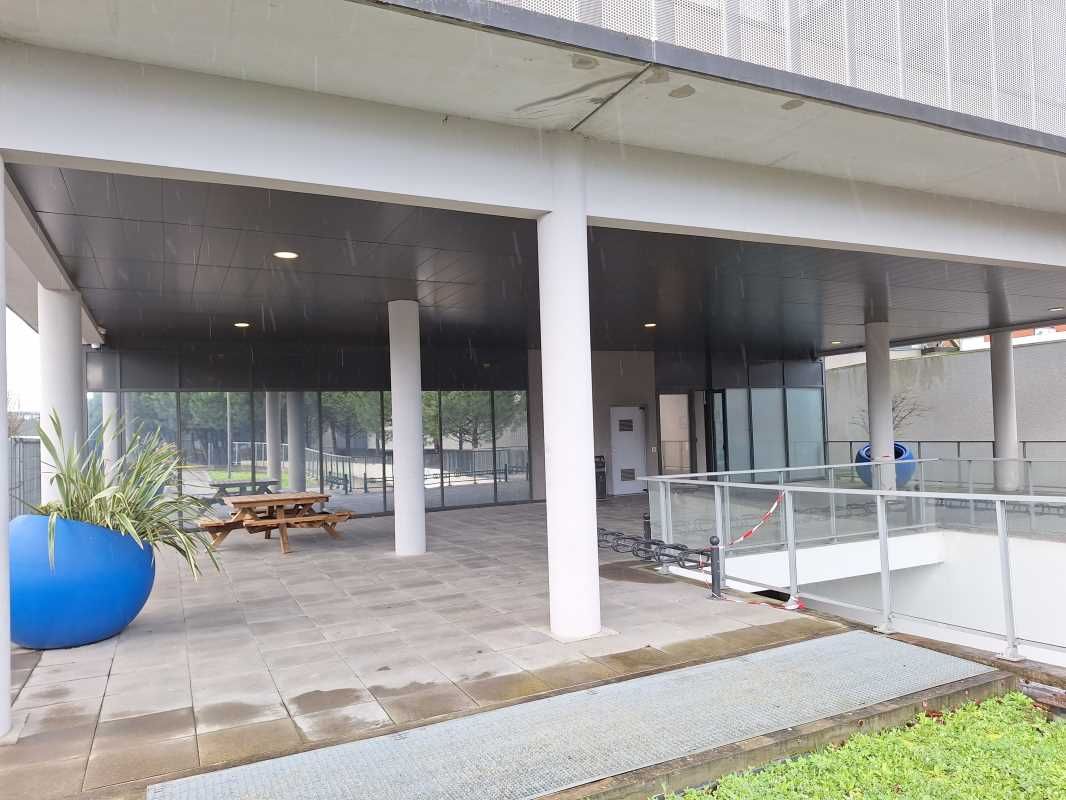 LORMONT, au pied du Tramway - ligne A, RCG vous