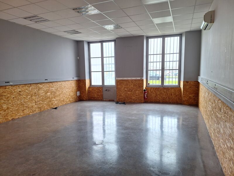 Quai des Chartrons, au sein d'un bel immeuble en 