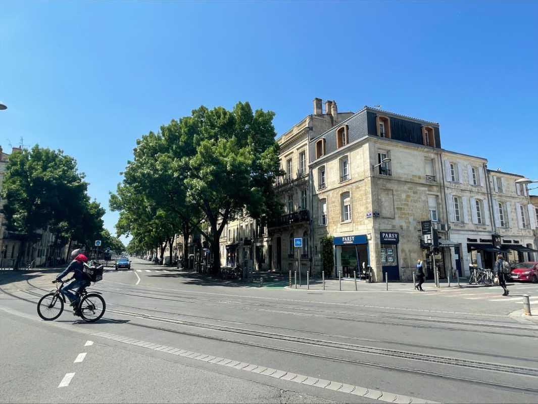 Au coeur du quartier des Chartrons, idéalement si