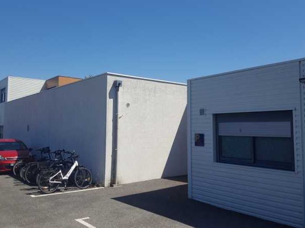 A proximité de la rocade sortie 8, sur un terrain