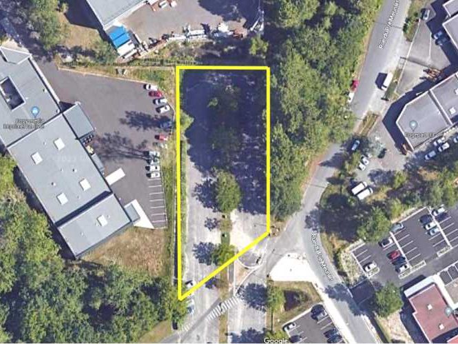 A proximité de l'A63 sortie n°25, RCG vous propos