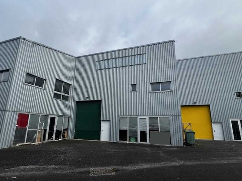 Situé dans la ZI Chanteloiseau à Villenave d'orno