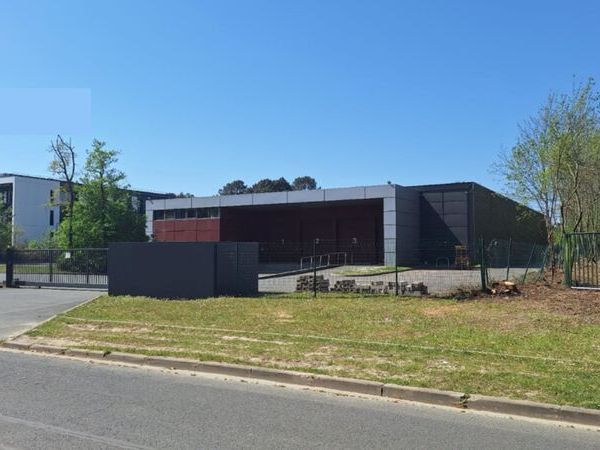 A proximité de la rocade sortie 11 et de l'aéropo