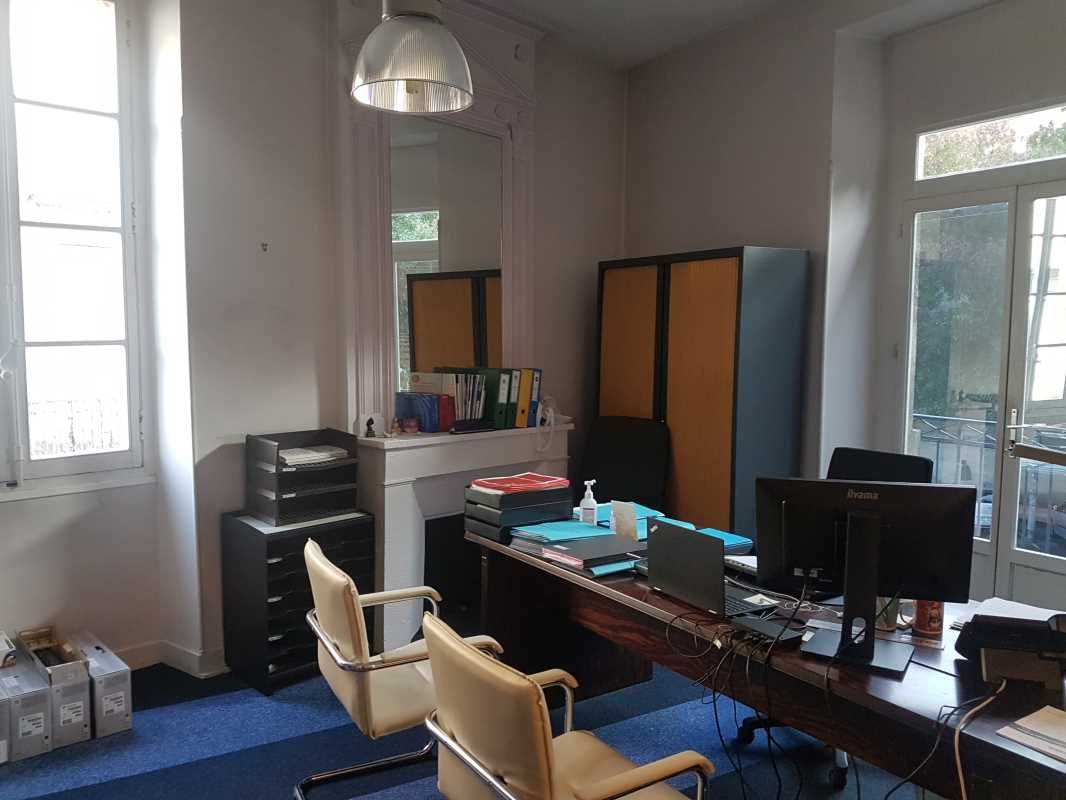 A proximité immédiate de la Place Pey Berland en 