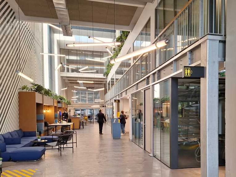 RCG vous propose à la location des surfaces de bu