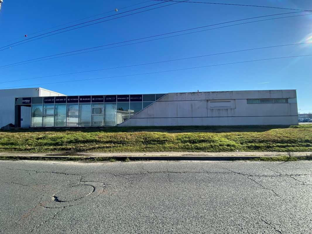 Situé à proximité de la rocade sortie 9 à Eysines