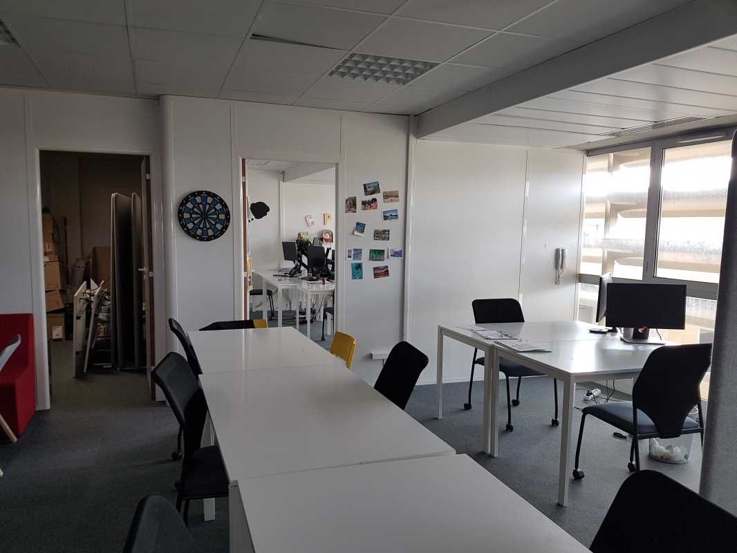 Au sein d'un immeuble récent des années 2000 situ