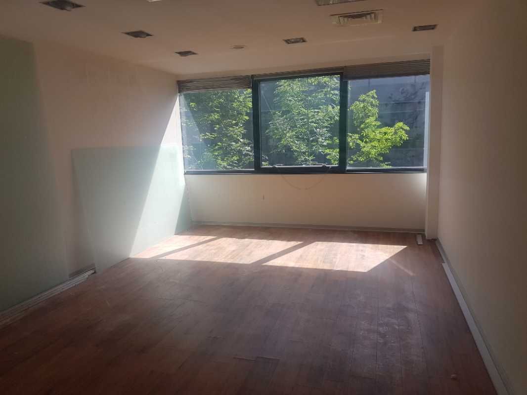 Au sein d'un parc tertiaire de bon standing secte