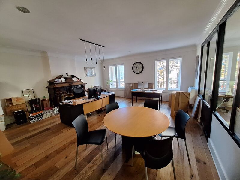 Au sein du Triangle d'Or de Bordeaux au pied de t