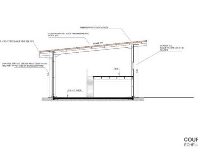 A proximité de l'A63 sortie 23 sur la commune de 