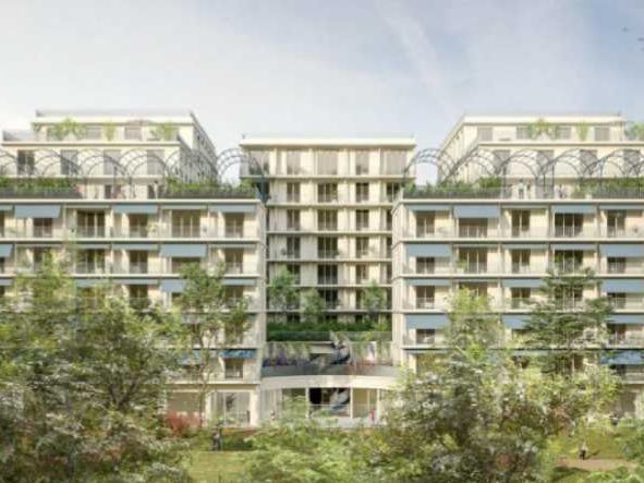 Sur les boulevards à proximité de la ligne de Tra