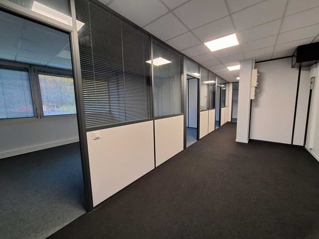 A Bruges, au sein du parc tertiaire Chavailles, R