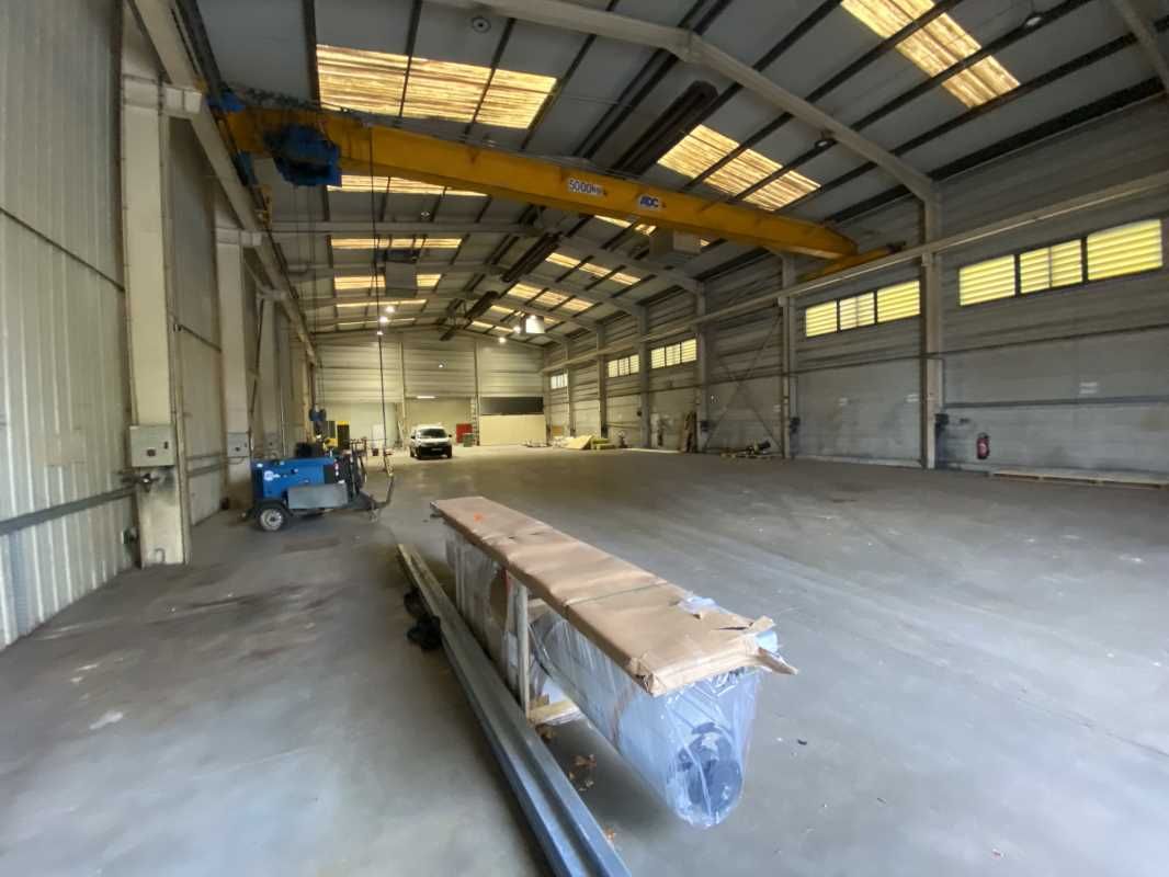 Situé à proximité de la rocade sortie 25 à Artigu