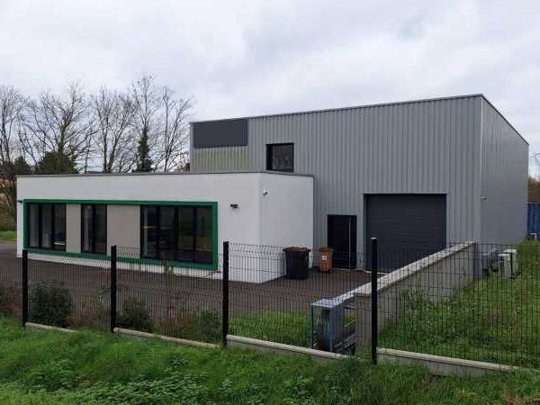 A proximité de la N89 sortie 2, RCG vous propose