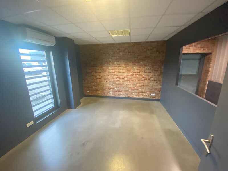 A proximité de la rocade sortie 10 à Mérignac, RC