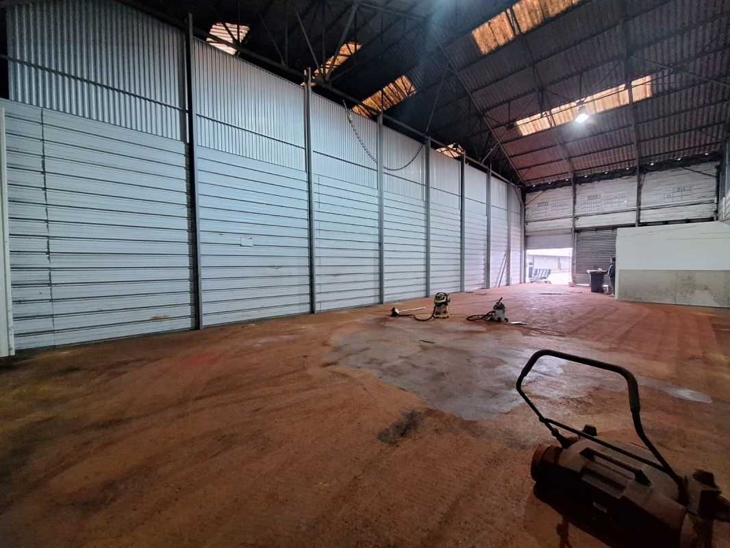 Au sein de la Zone de la Moulinatte à Bègles, à p