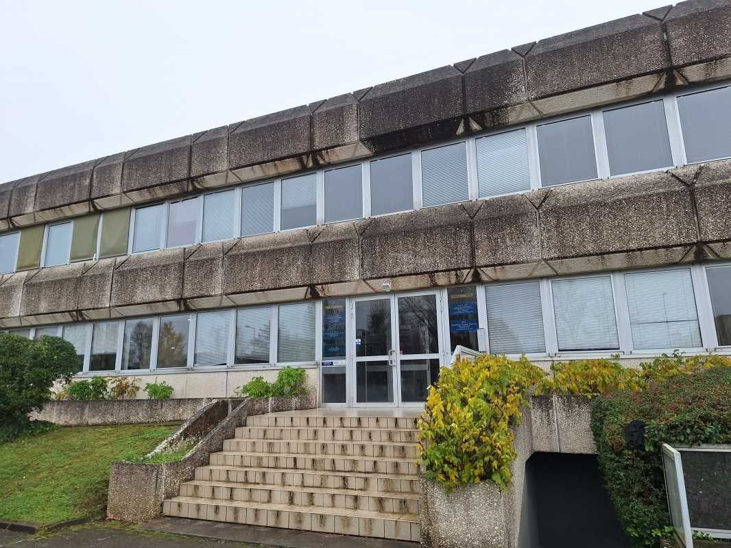 A proximité immédiate du Tram C "Les Aubiers" et 