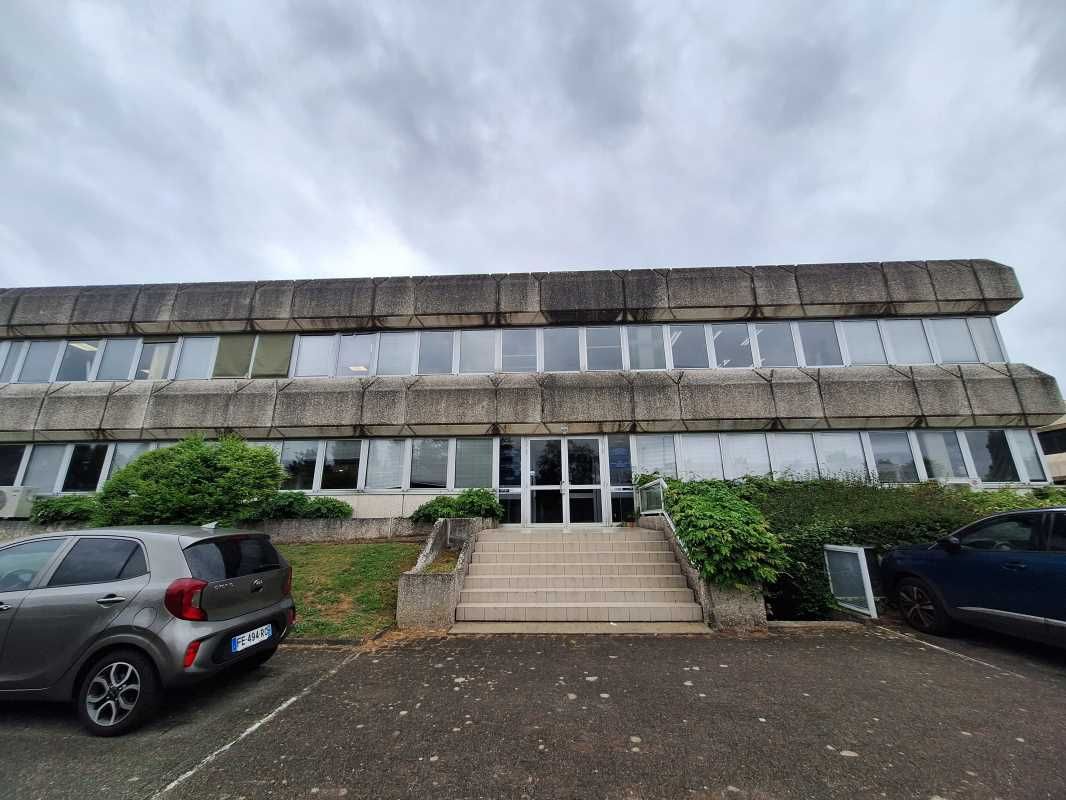 Au sein du parc tertiaire Chavailles à Bruges, RC