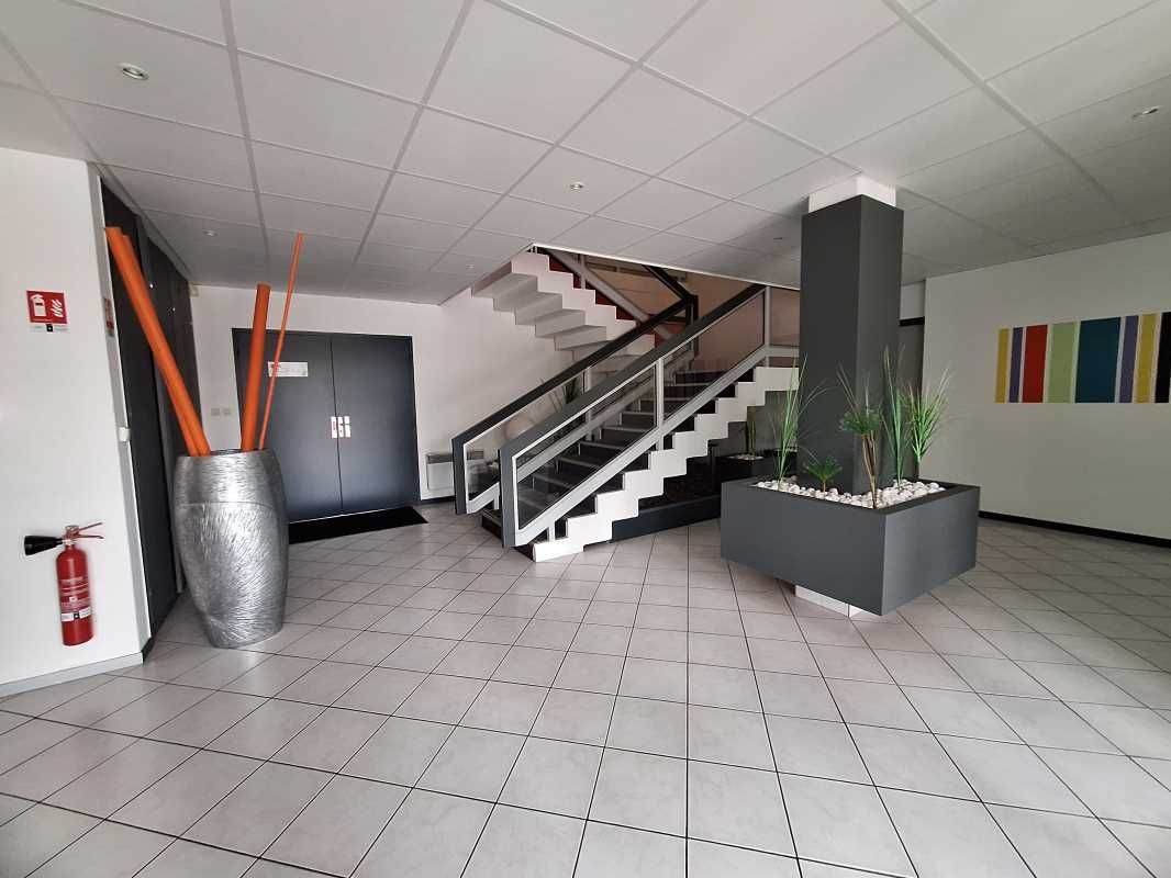 Au sein du parc tertiaire Chavailles à Bruges, RC