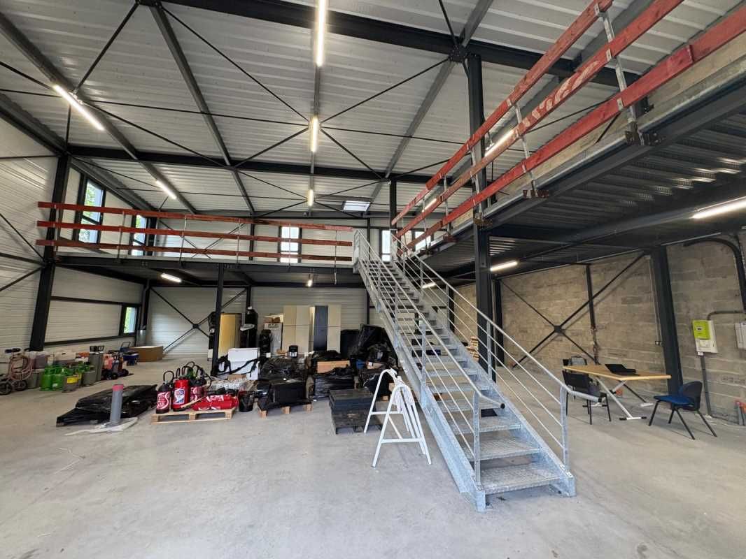 EXCLUSIVITÉ Au sein de la Zone d'activités de Ver