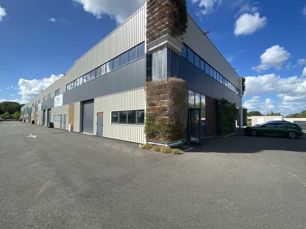 A Salleboeuf, à proximité de la rocade et de la N