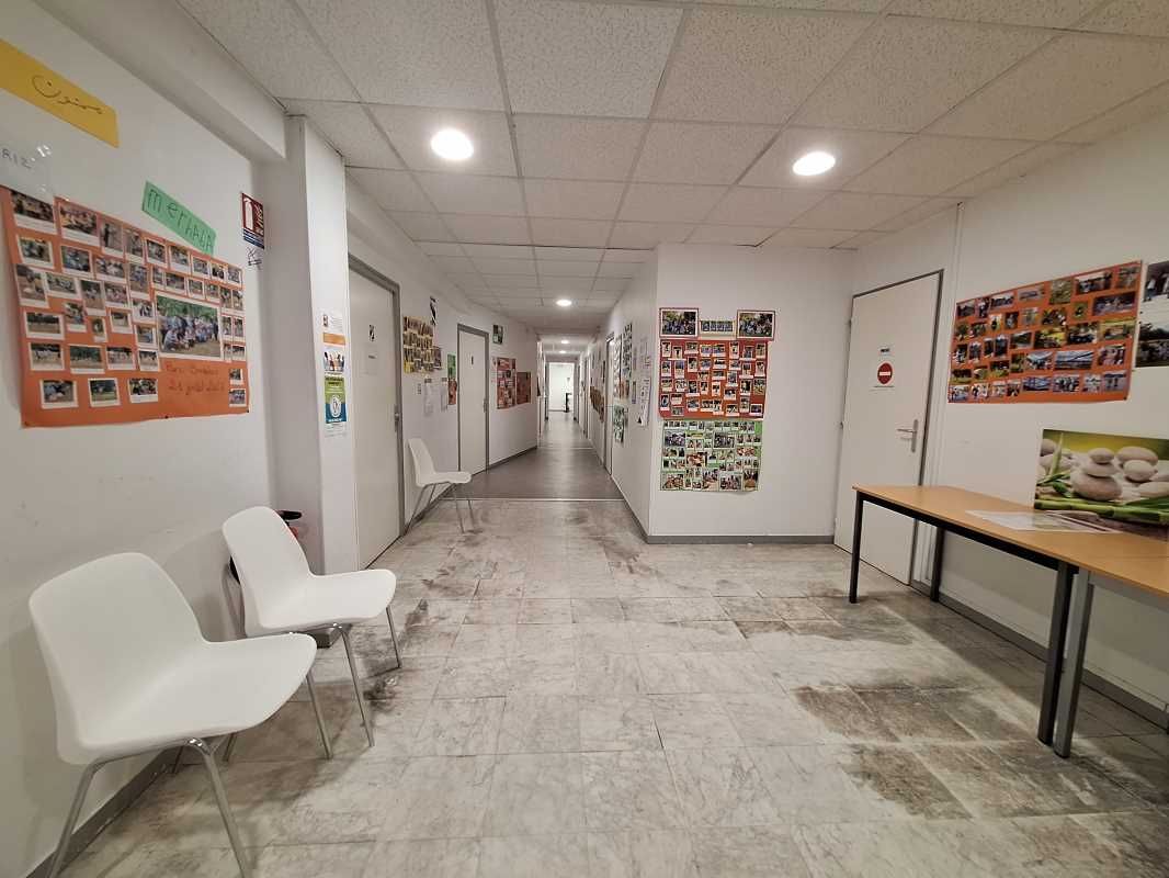 Proche des boulevards, à proximité de la cité adm