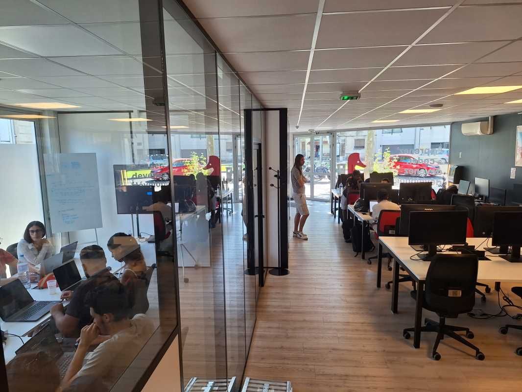 RCG vous propose à la location des locaux commerc