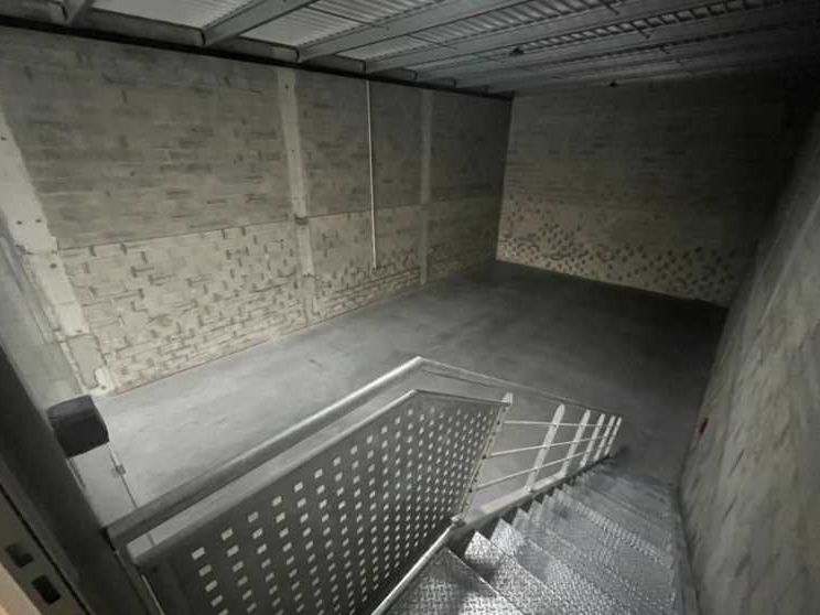 Situé au bord de la RN89 à Pompignac, RCG vous pr