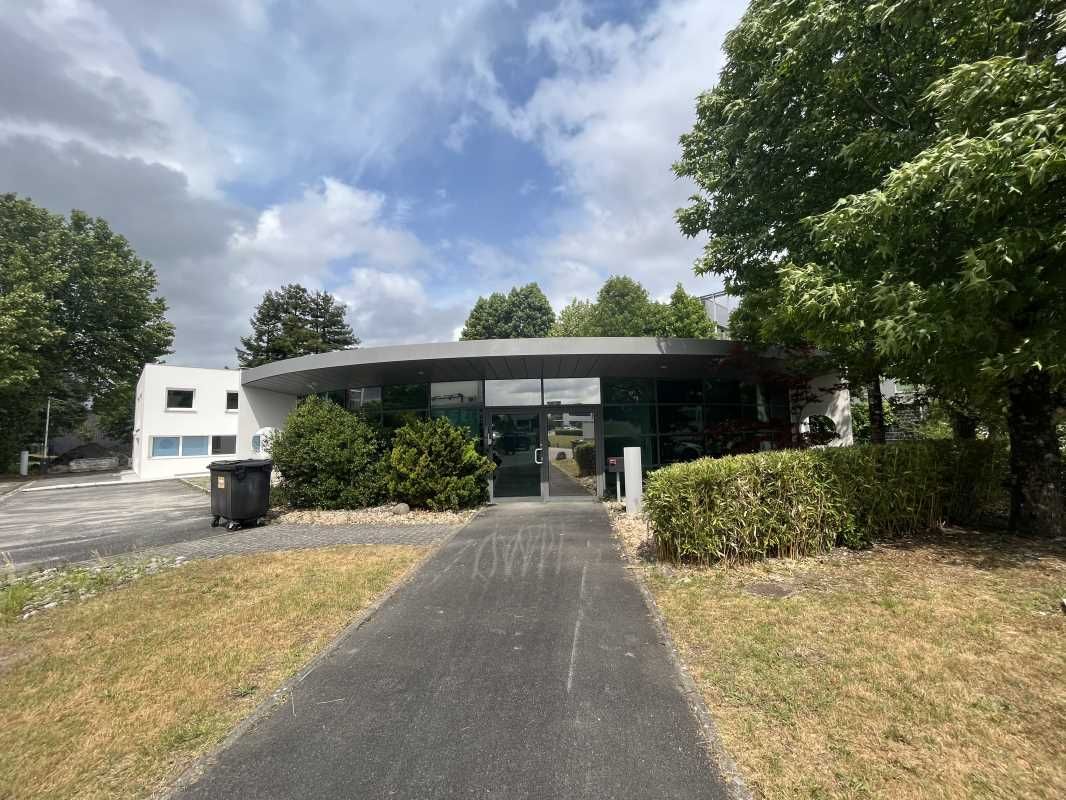 Au coeur du pôle tertiaire situé à proximité de l