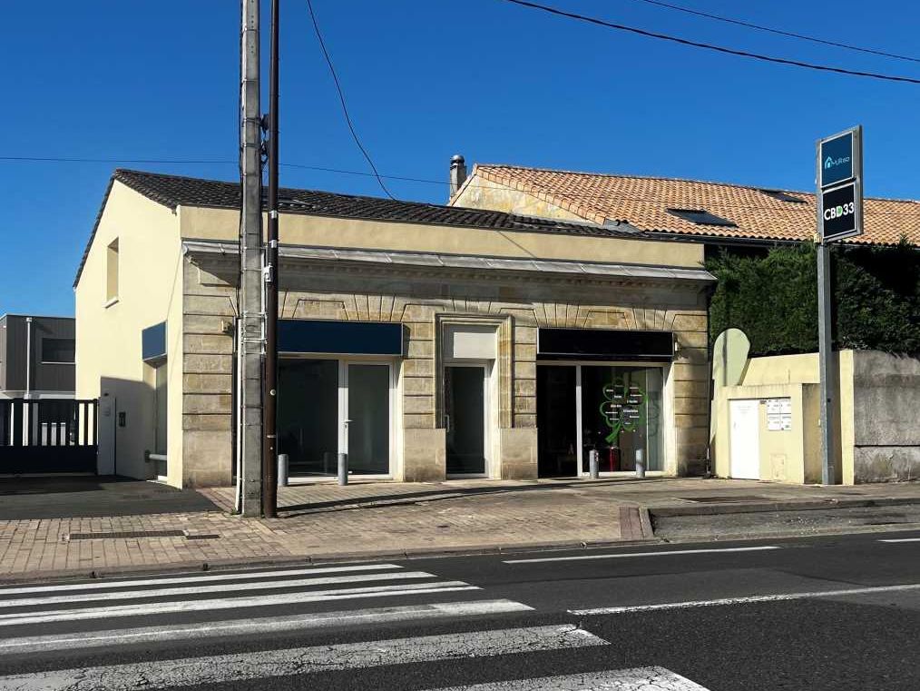 Le long de l'avenue du Médoc à Eysines, RCG vous 