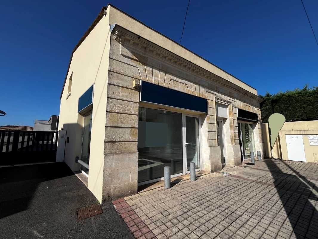 Le long de l'avenue du Médoc à Eysines, RCG vous 