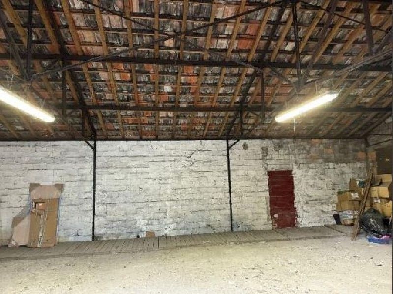 Au sein du quartier des Bassins à Flot à la limit