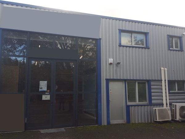 Au sein de la Zone de la Moulinatte à Bègles, à p