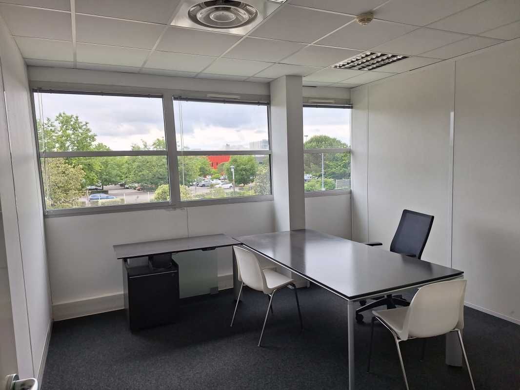 Au sein du Parc Ariane à Mérignac à proximité imm