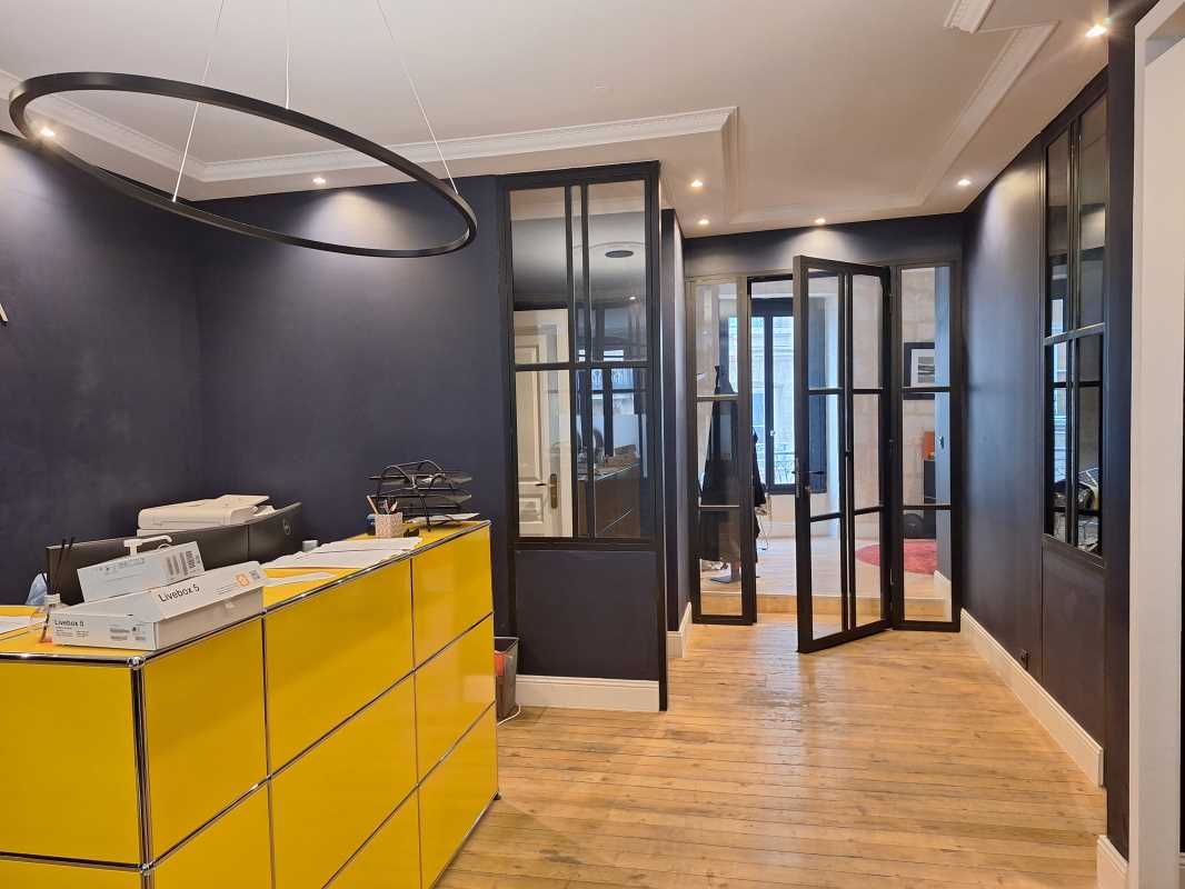 Au centre ville de Bordeaux, au 1er étage d'un im