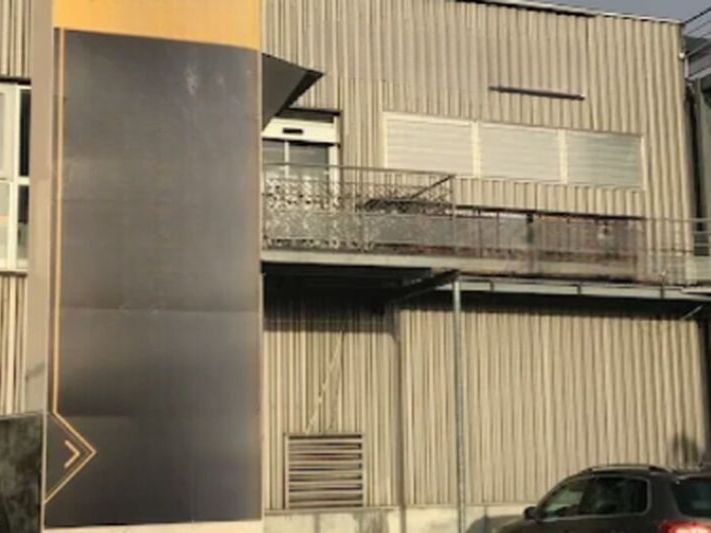 A louer local commercial de 450 m² au 1er étage d