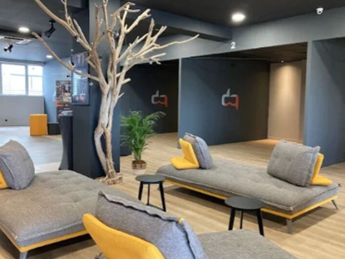 A louer local commercial de 450 m² au 1er étage d