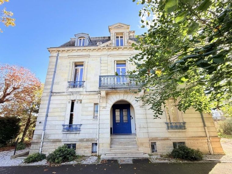 Au coeur de Bègles, RCG vous propose à la vente u