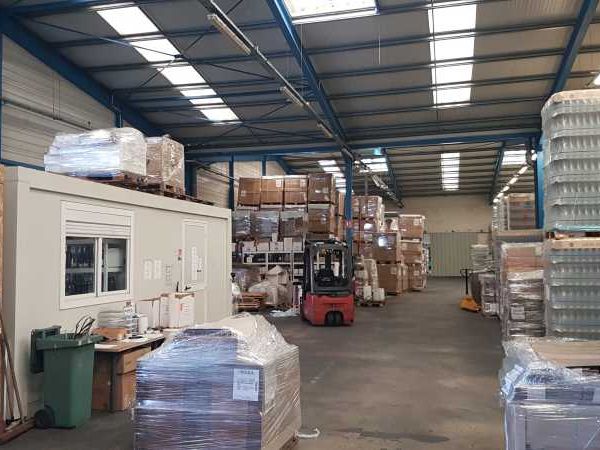 Au sein de la zone d'activités de Pompignac, proc