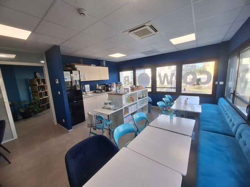 Au sein d'un immeuble tertiaire situé dans la zon