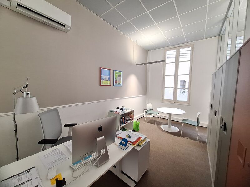 Au coeur du Triangle d'Or, au sein d'un bel immeu