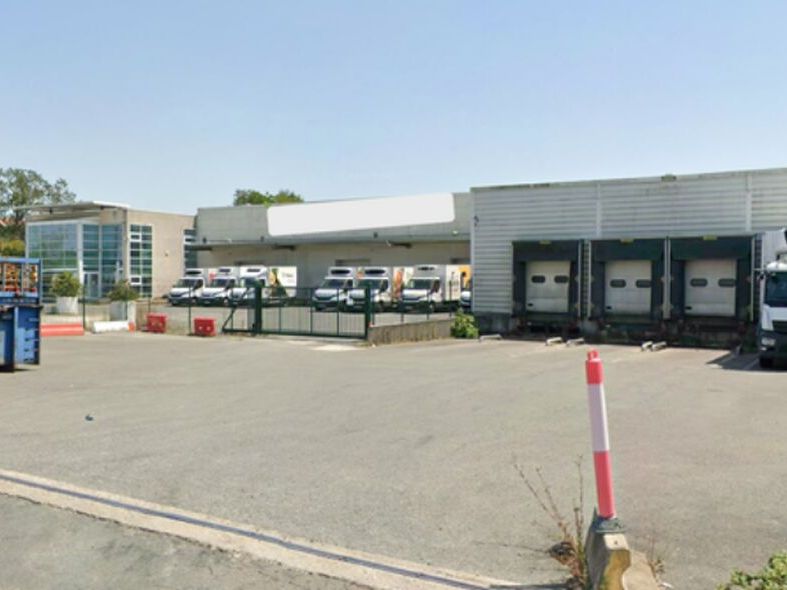 Au sein de la Z.A.de la Moulinatte à Bègles, RCG 