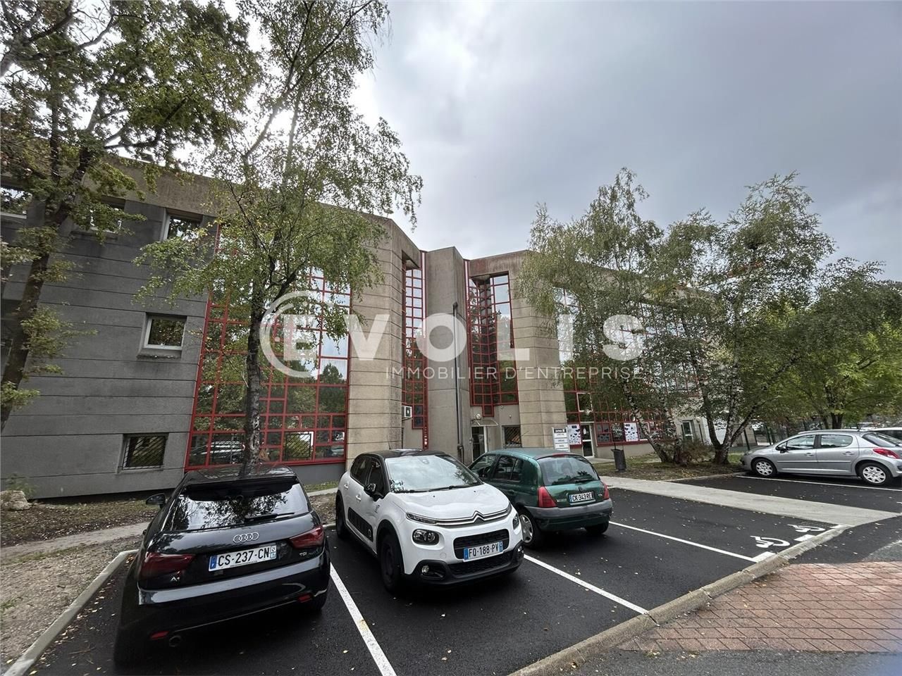 Découvrez des bureaux modernes à louer à Pessac, 