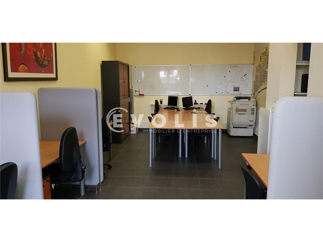 A Bordeaux, sur les quais des Chartrons, Evolis v